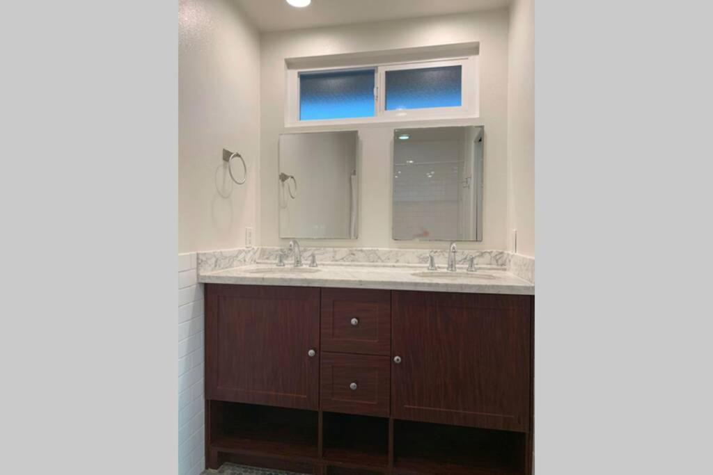 City Center Villa - Pool, Patio & Close To Beach! 헌팅턴비치 외부 사진