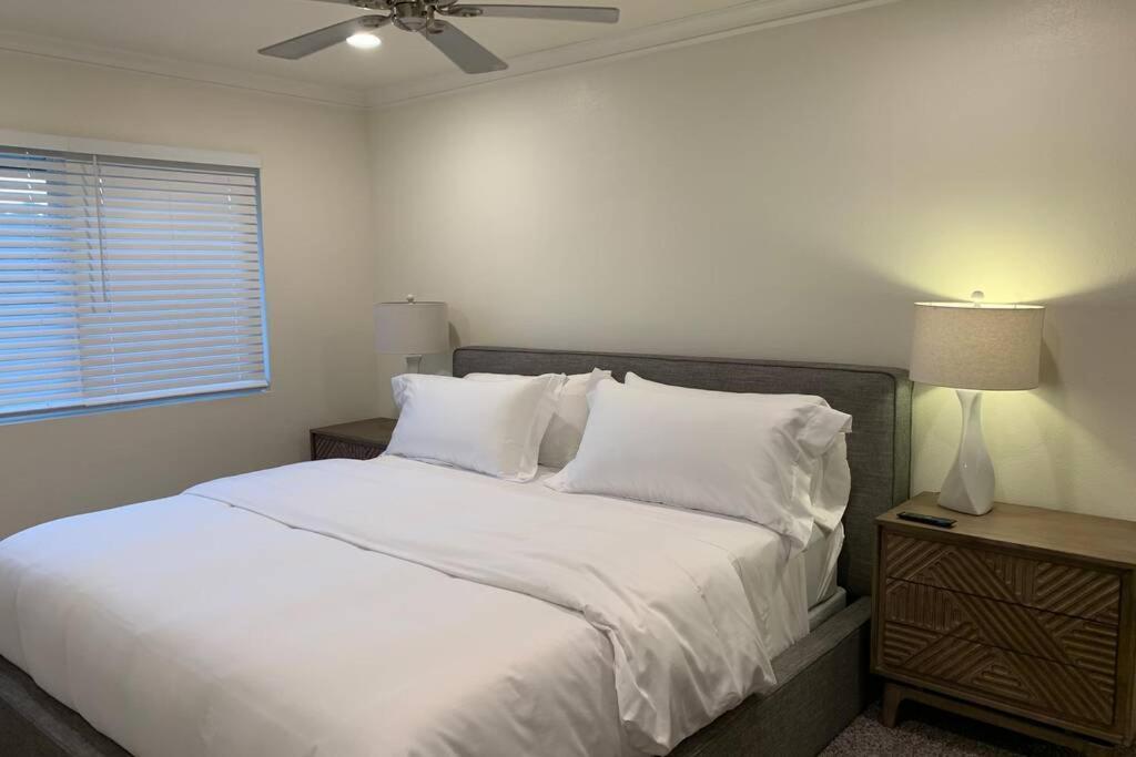 City Center Villa - Pool, Patio & Close To Beach! 헌팅턴비치 외부 사진