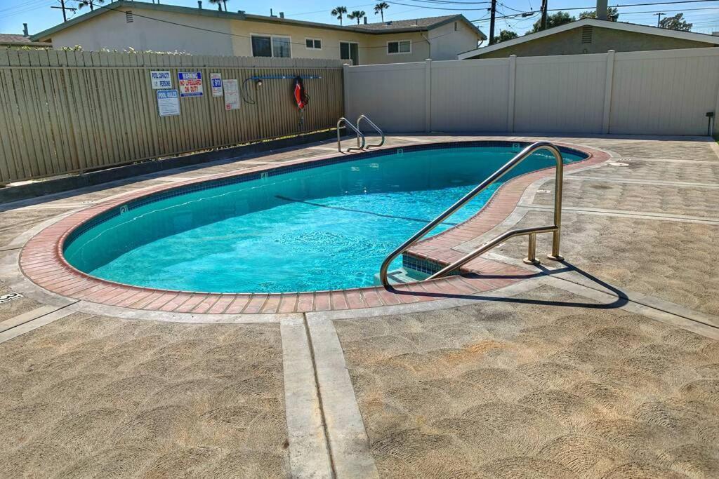 City Center Villa - Pool, Patio & Close To Beach! 헌팅턴비치 외부 사진